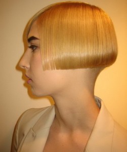 Укороченное каре на ножке