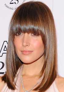 Удлиненное каре с челкой