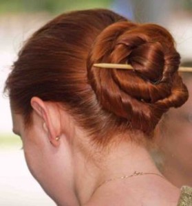 закалываем длинные волосы