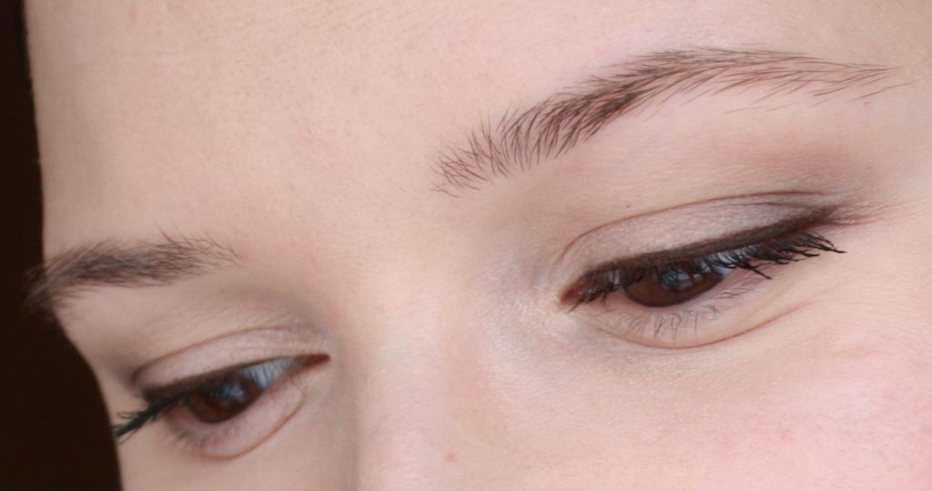 Брови без косметики