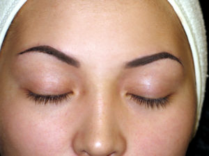 Акварельный татуаж бровей