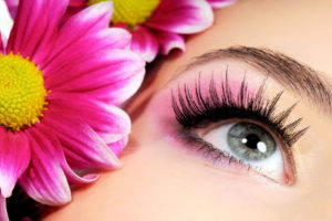 Красить нарощенные ресницы обыкновенной тушью