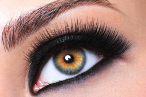Макияж и косметика с нарощенными ресницами